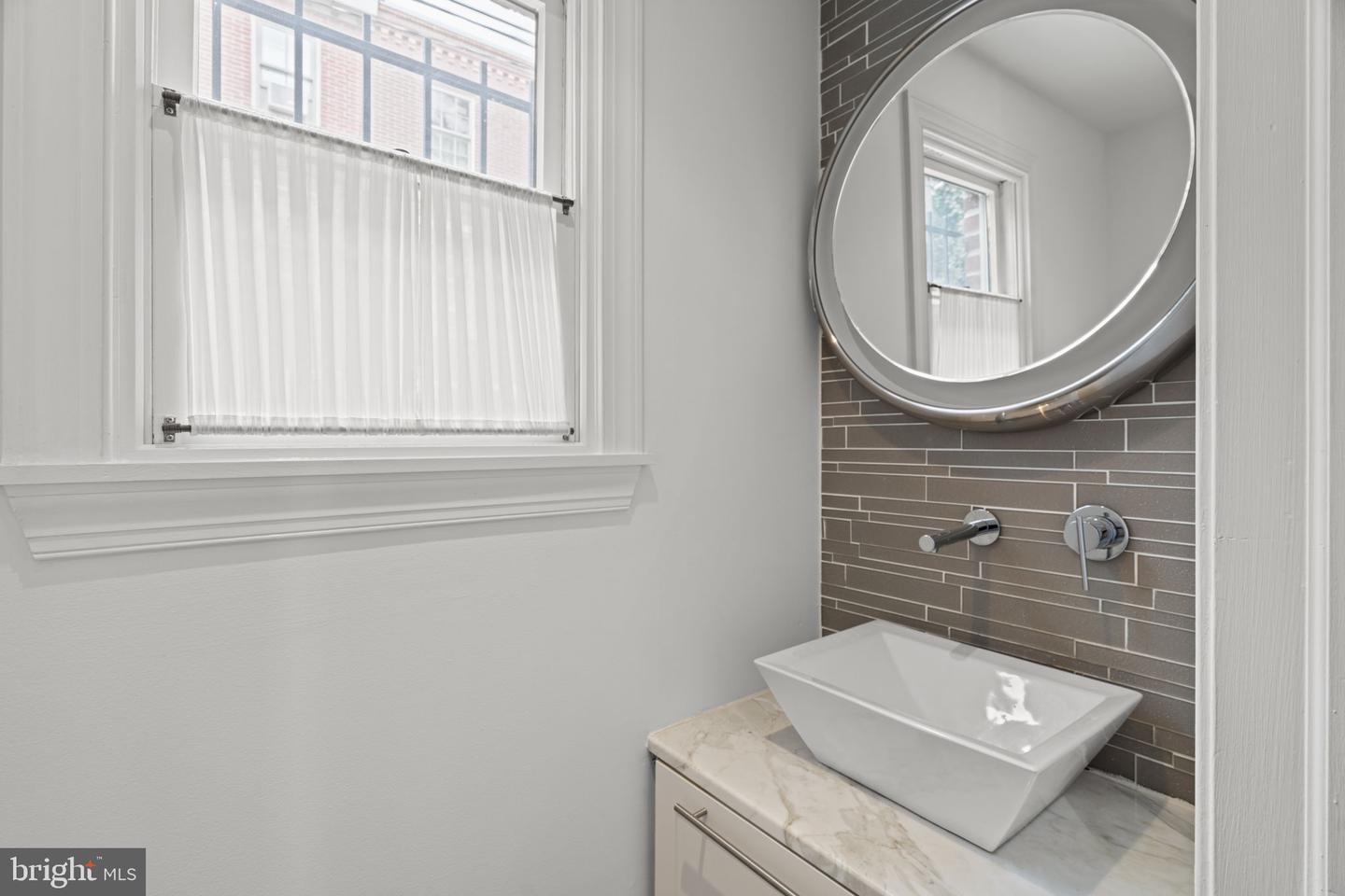 517 Kauffman St Property Photo 16