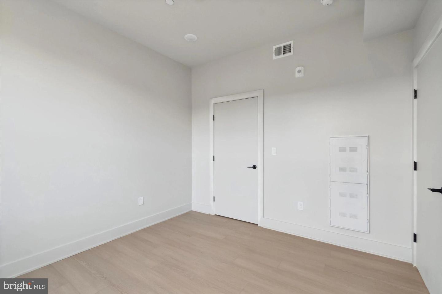 5521 Wayne Ave #408 Property Photo 15