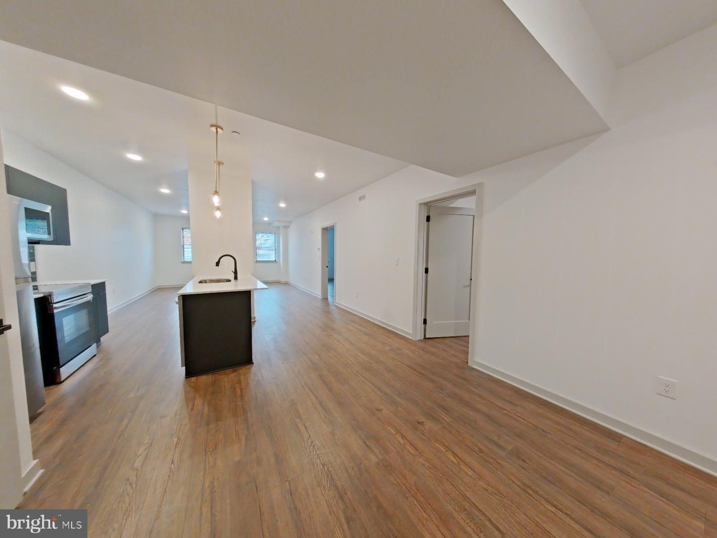 6237 GERMANTOWN AVE #215 Property Photo 1