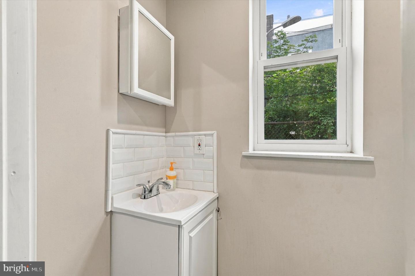 1846 S Yewdall St Property Photo 9