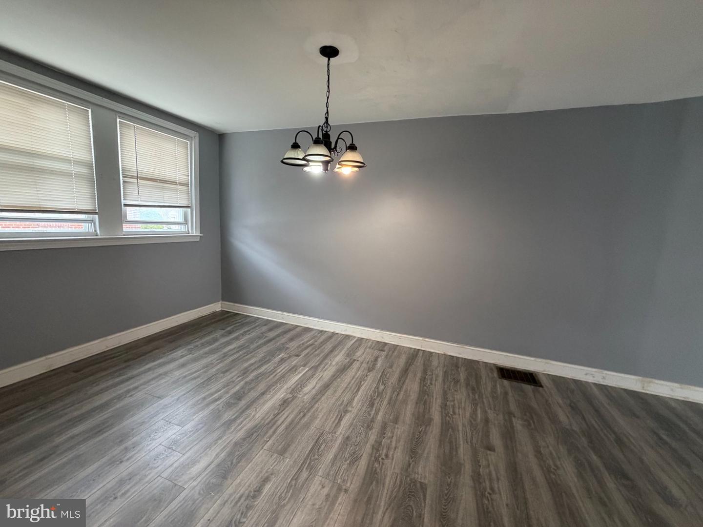 4443 Loring St Property Photo 5