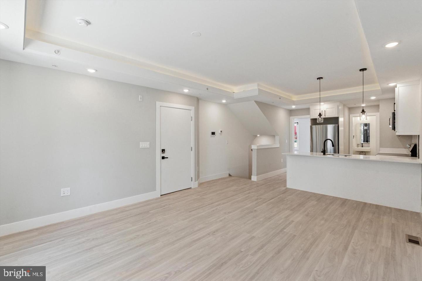 2401 N 2nd St #l1 Property Photo 2
