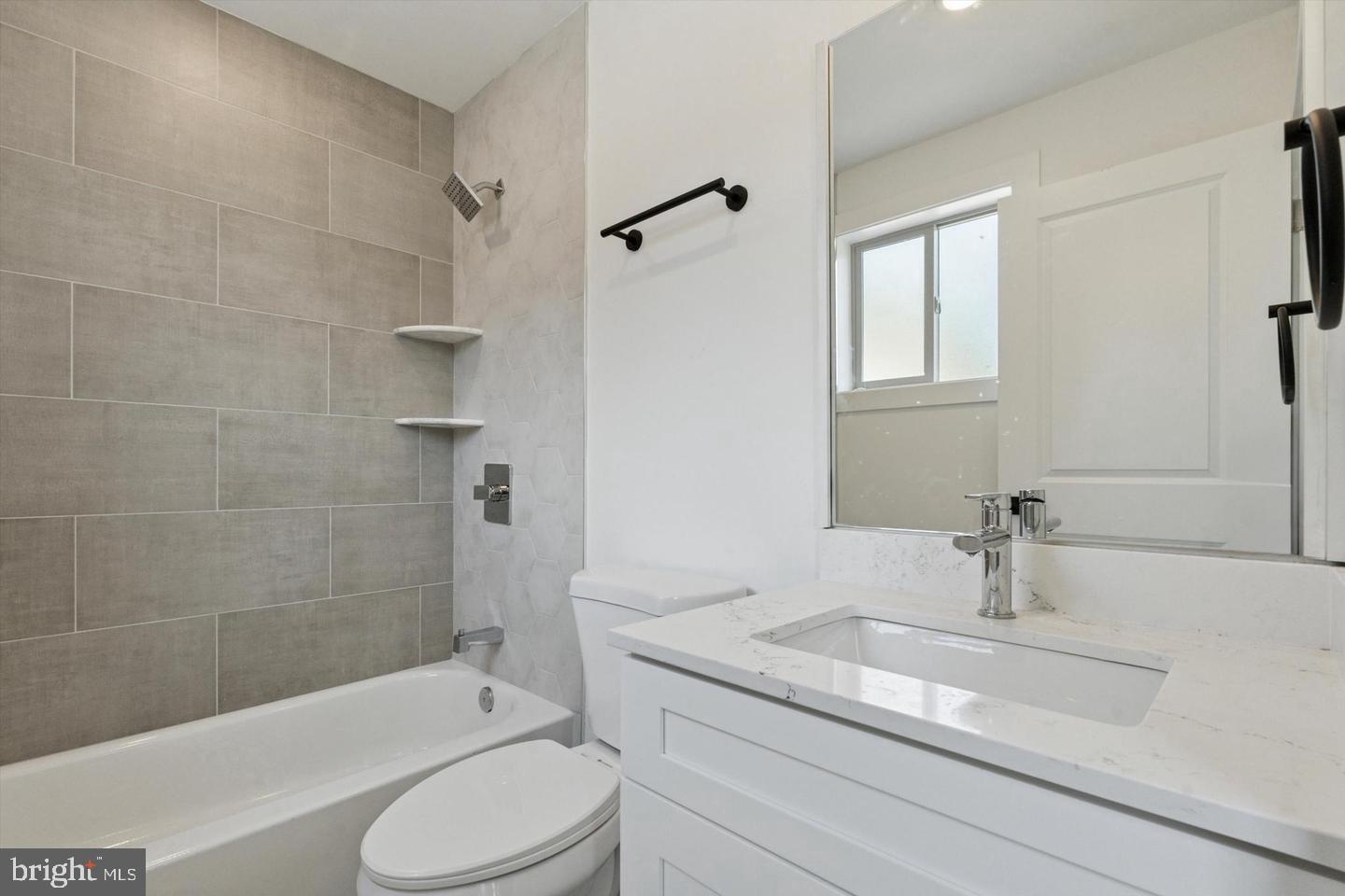 2401 N 2nd St #l1 Property Photo 7