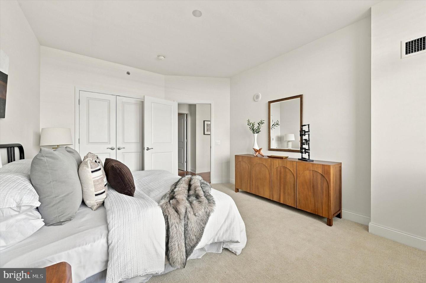 440 S Broad St #1604 Property Photo 15