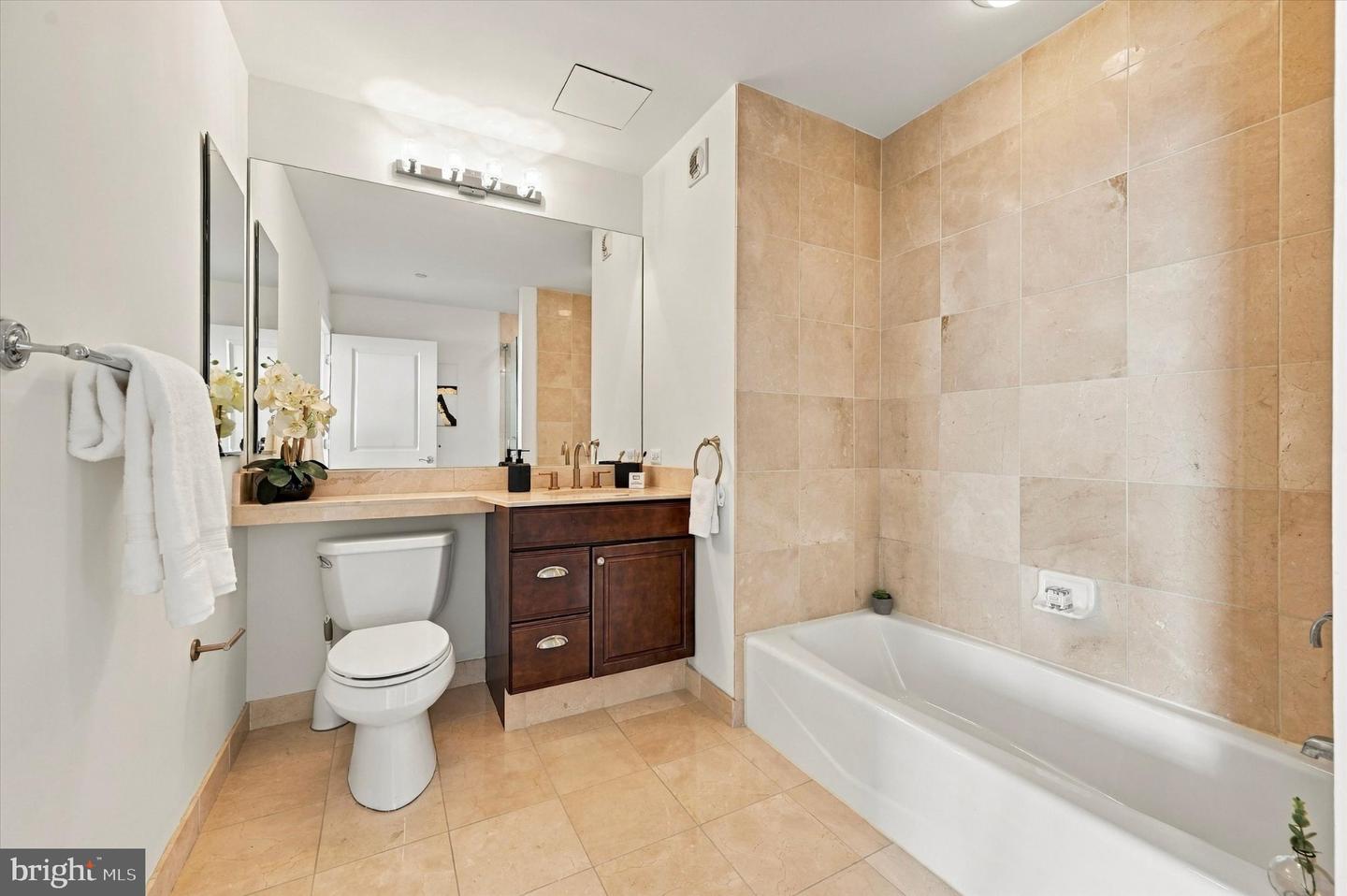 440 S Broad St #1604 Property Photo 17