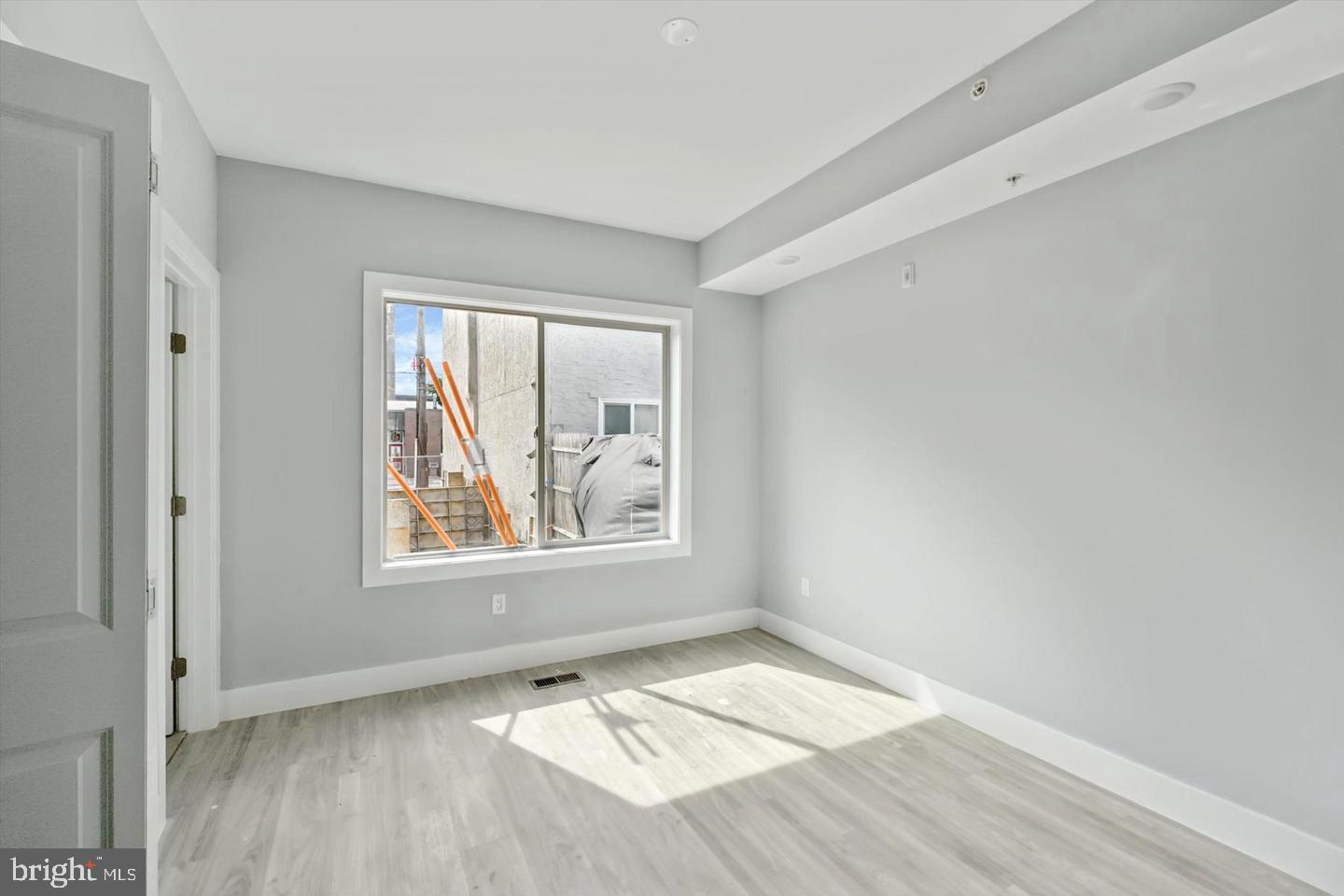 2401 N 2nd St #j1 Property Photo 9