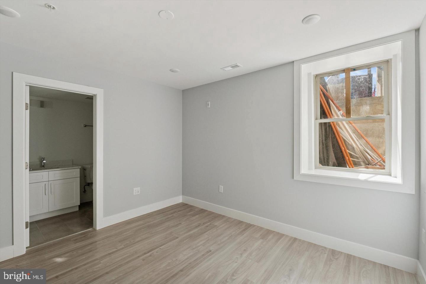 2401 N 2nd St #j1 Property Photo 12