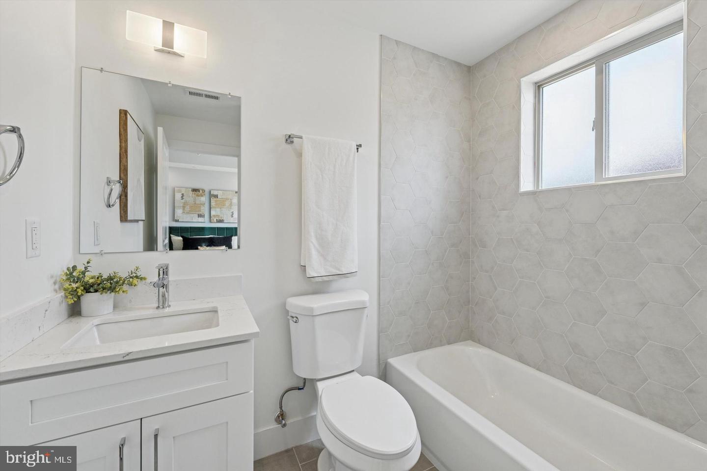 2401 N 2nd St #e3 Property Photo 17