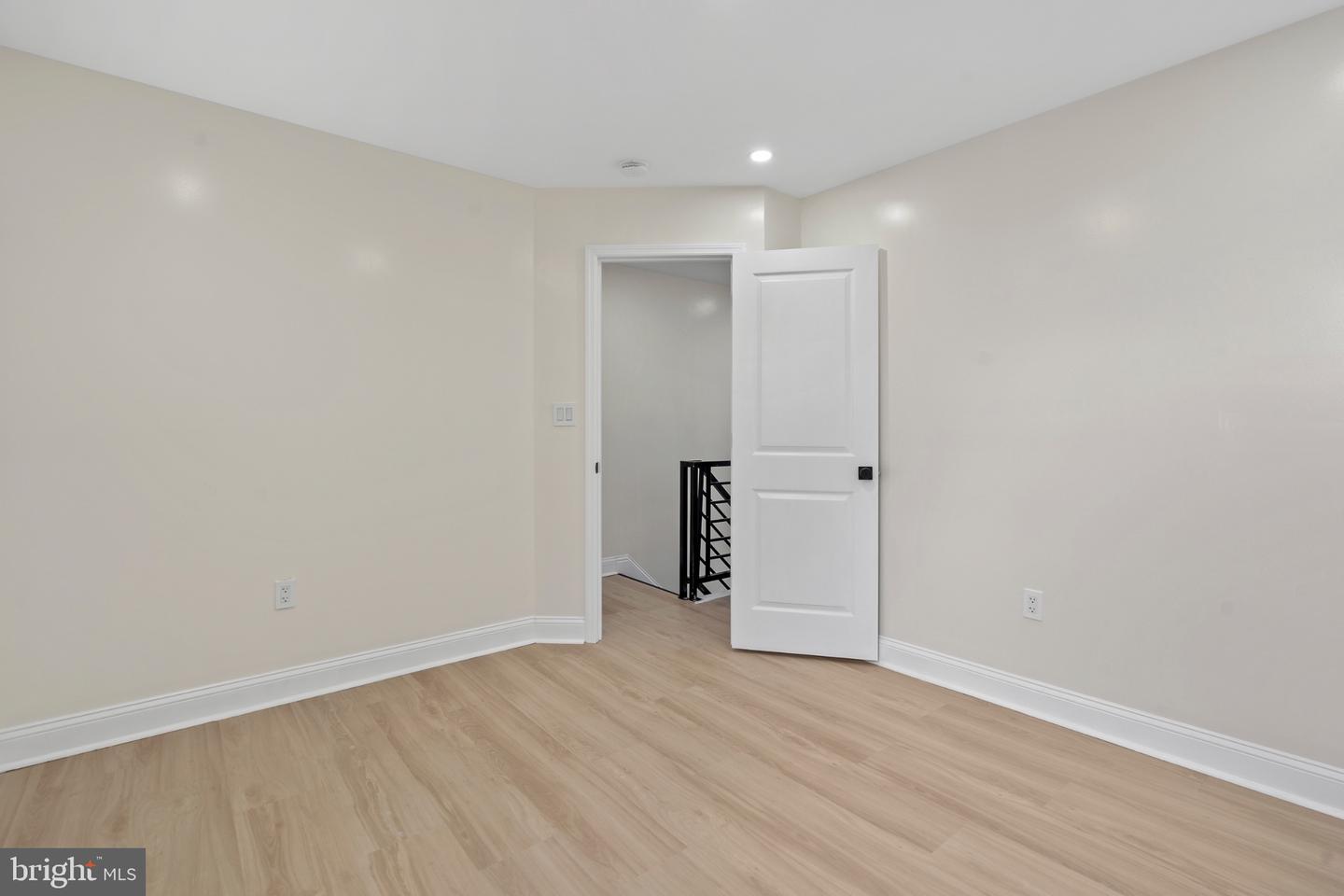581 Alcott St Property Photo 15