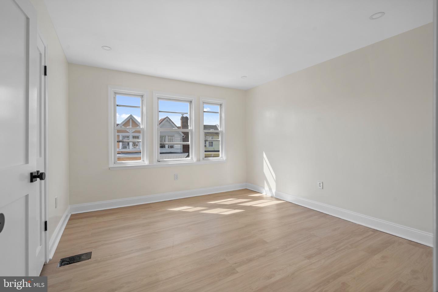 581 Alcott St Property Photo 16