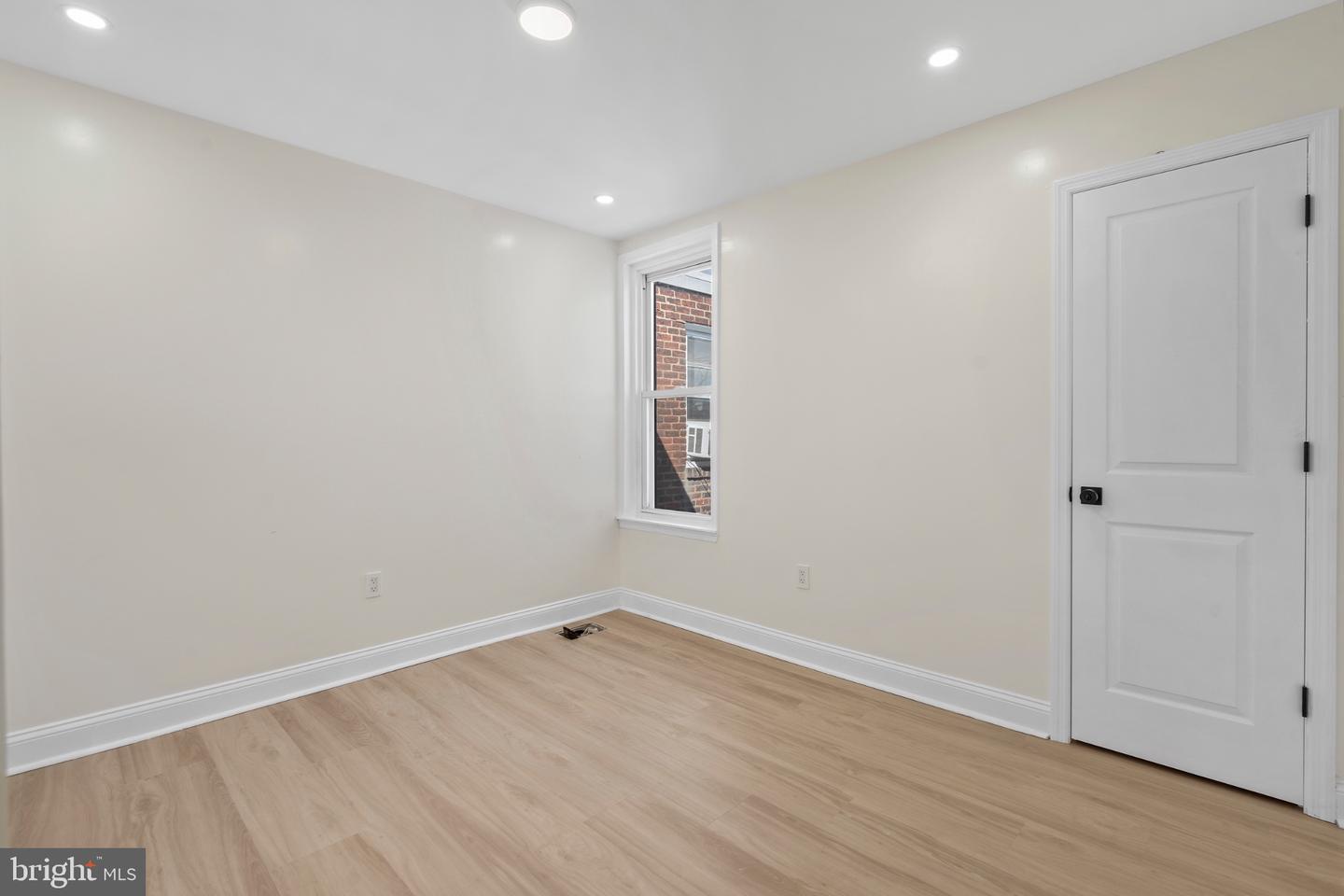 581 Alcott St Property Photo 17