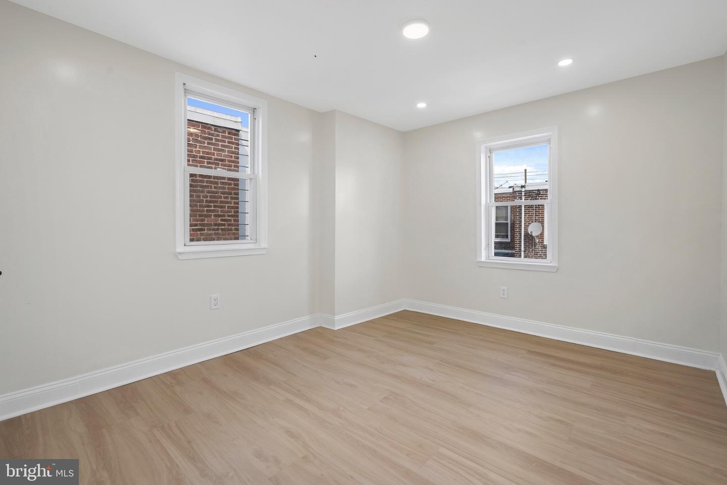581 Alcott St Property Photo 20
