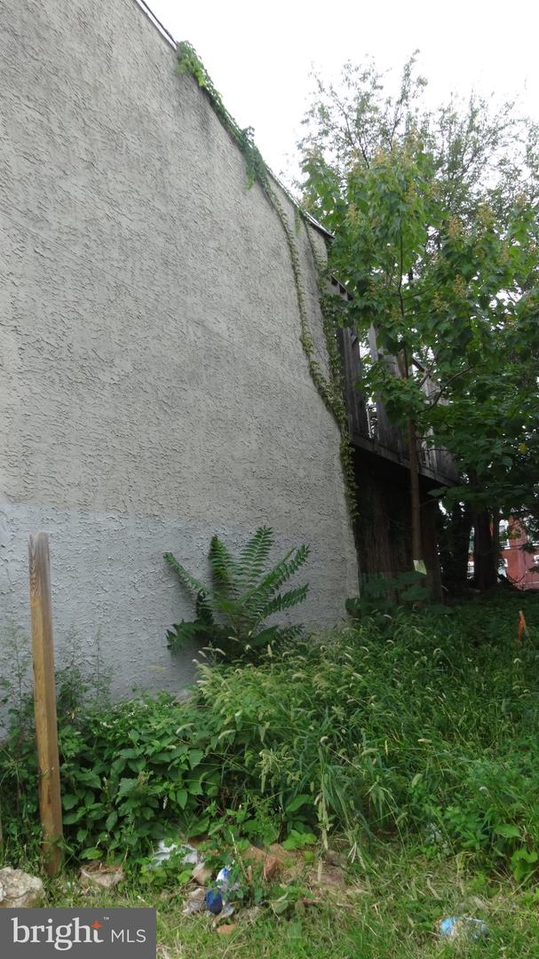 3143 N 15th St Property Photo 3