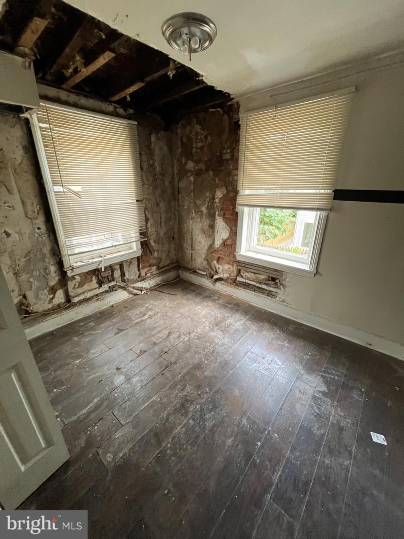 1119 W Nevada St Property Photo 5