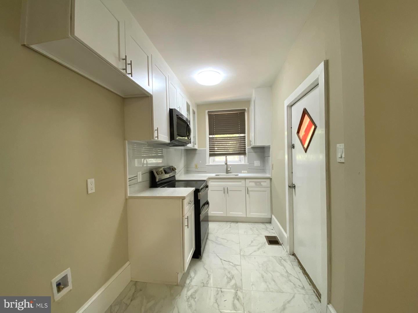 6128 Walker St Property Photo 7