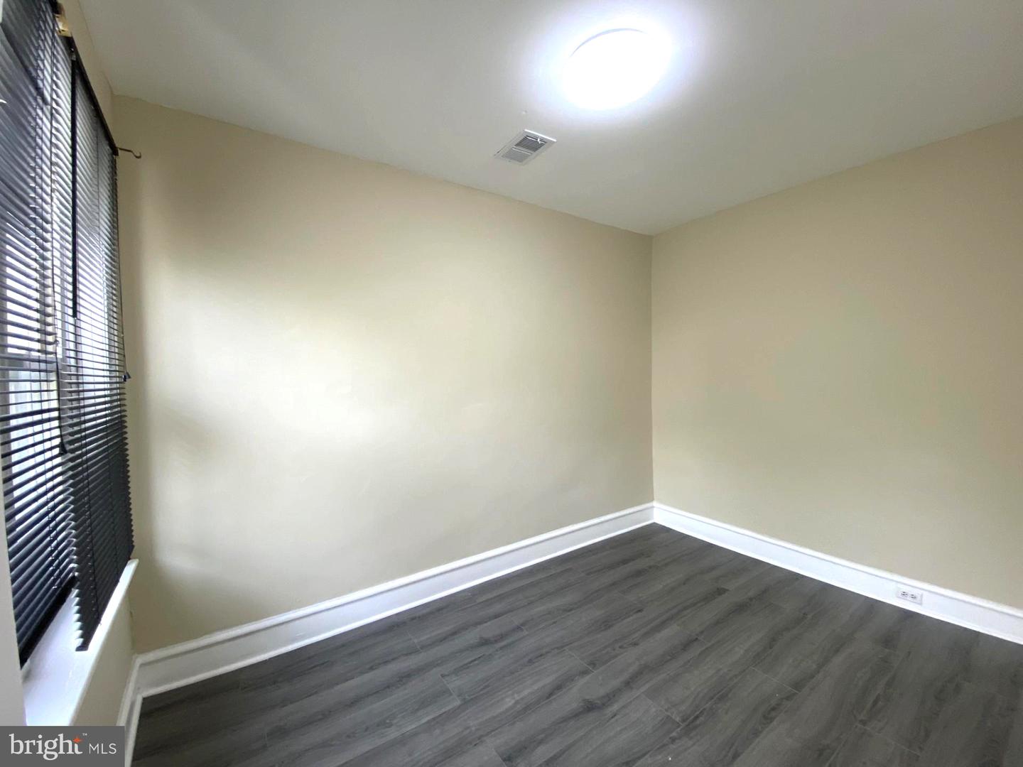 6128 Walker St Property Photo 13