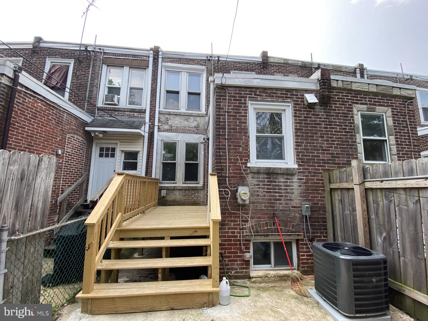 6128 Walker St Property Photo 14