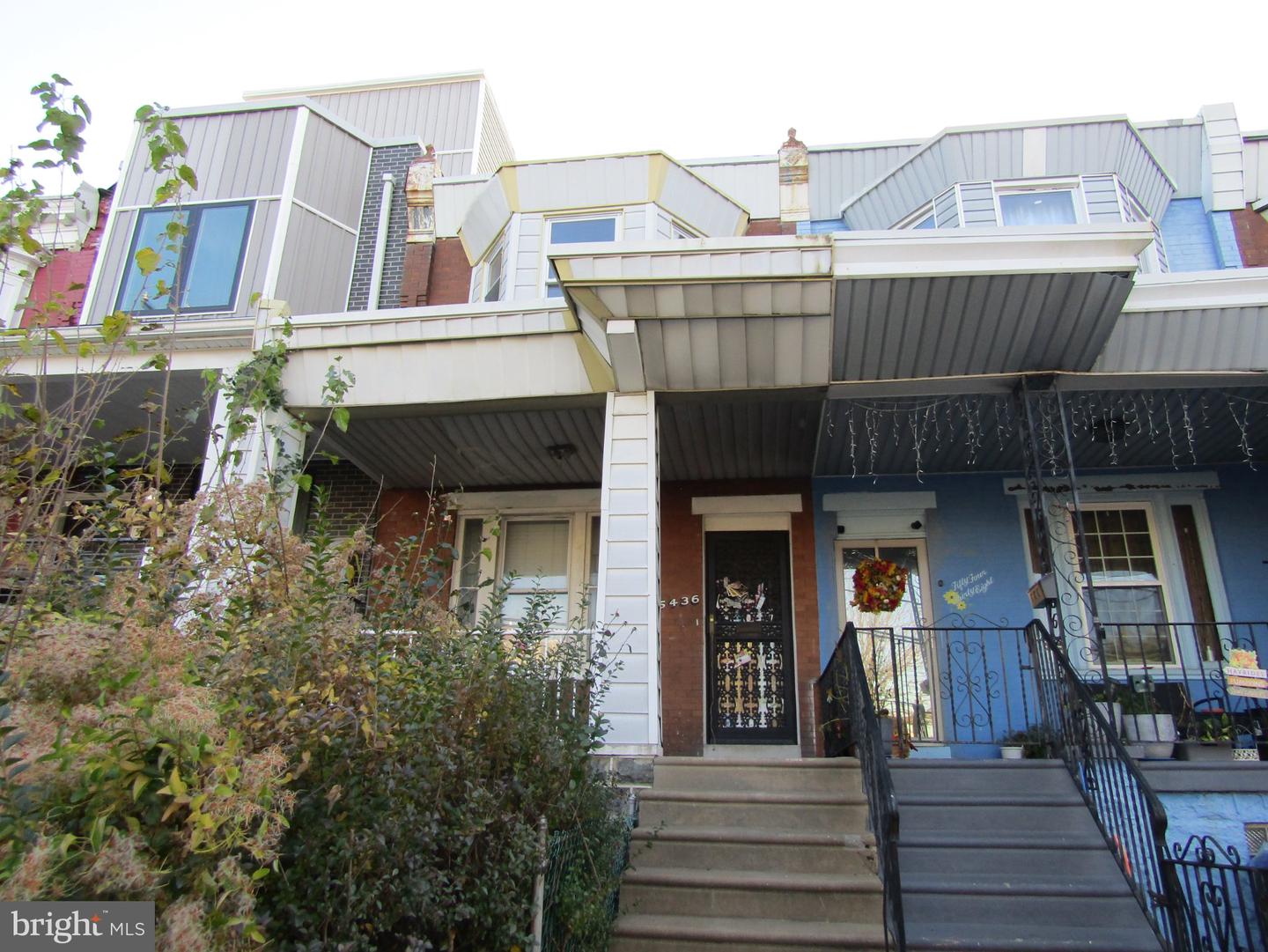 5436 WHITBY AVE Property Photo 1