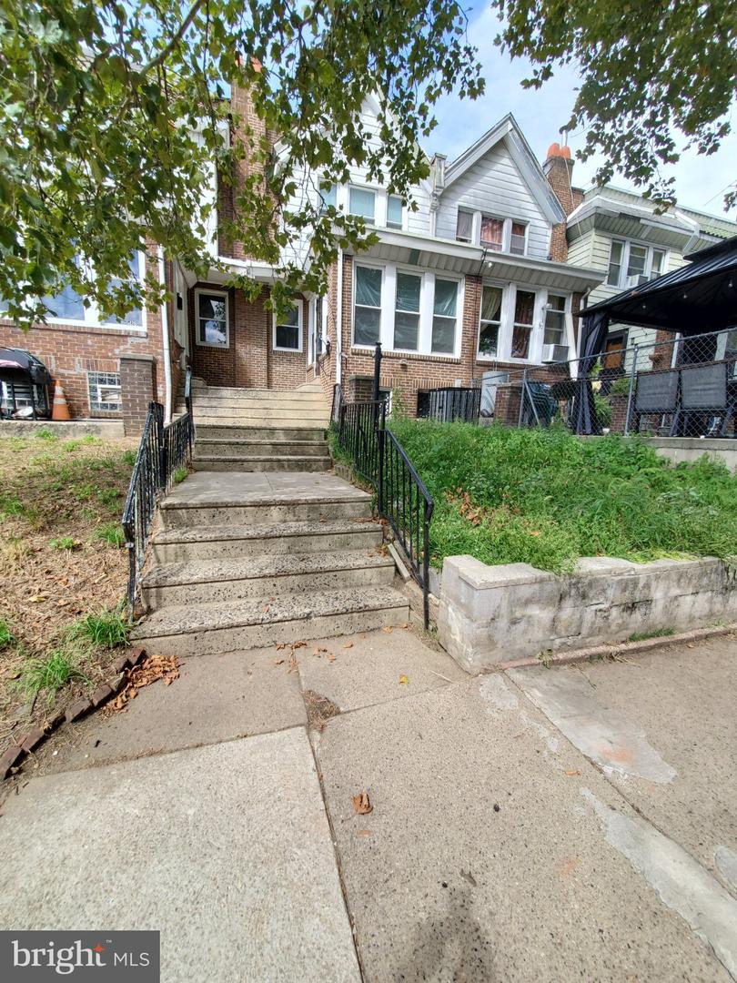 5128 Mebus St Property Photo 1