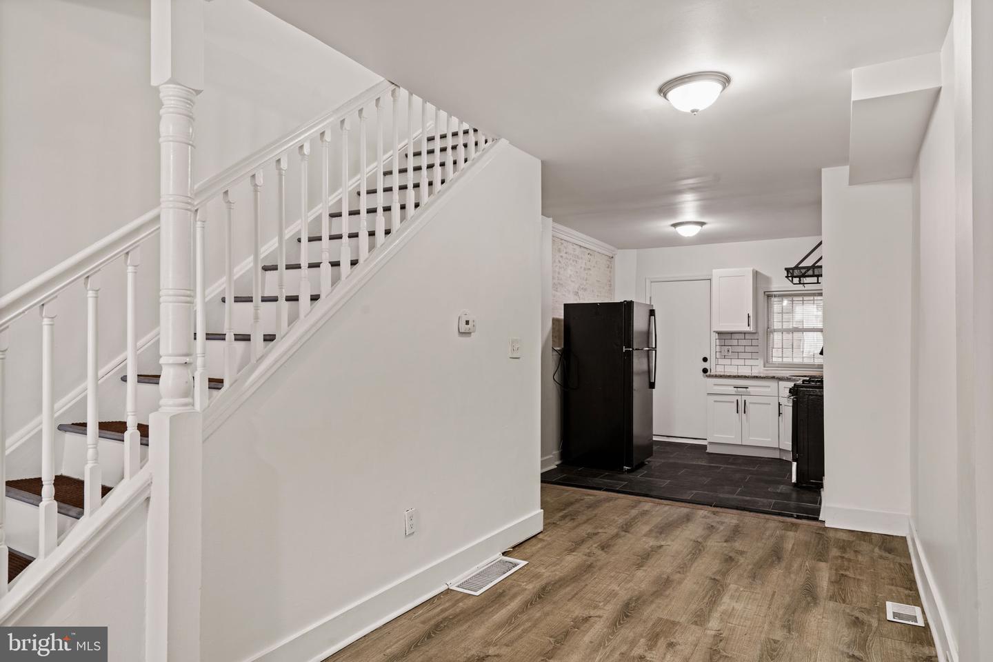 2117 N Hope St Property Photo 4
