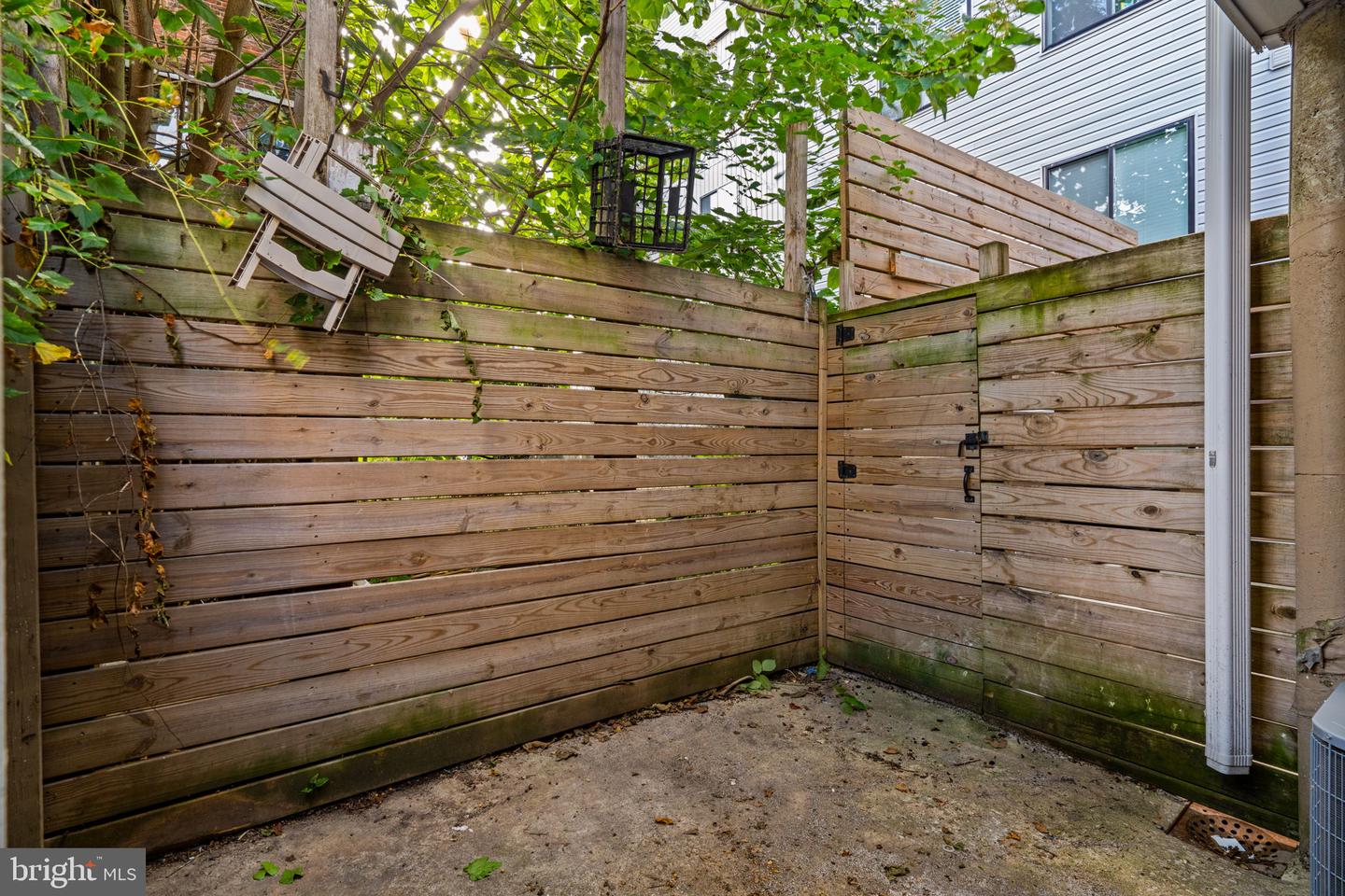 2117 N Hope St Property Photo 8