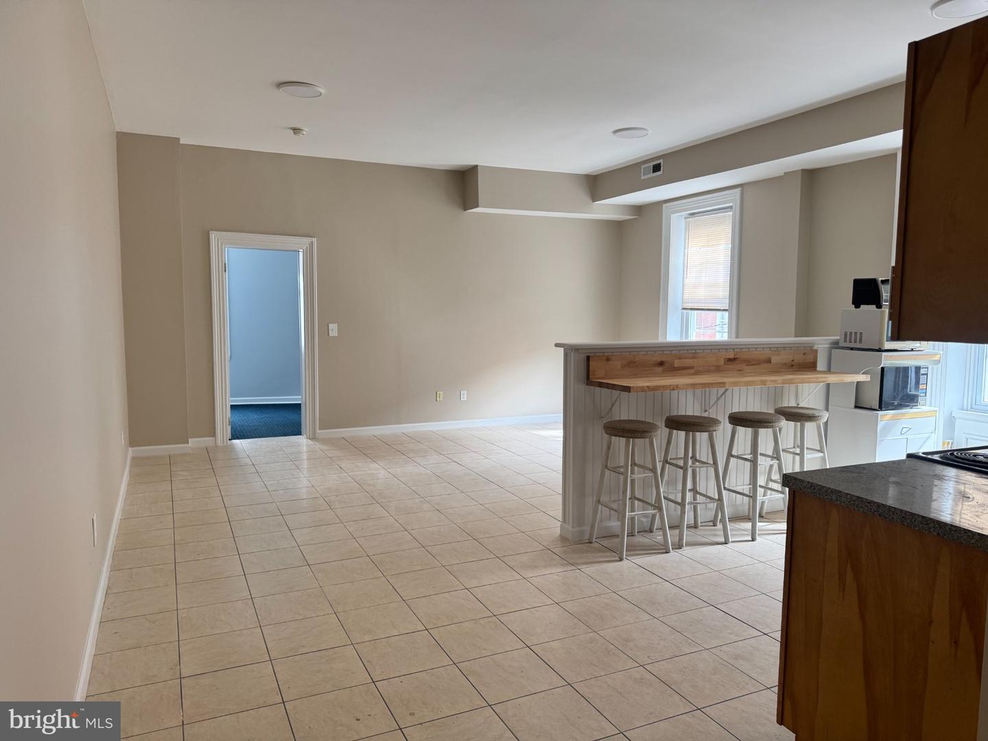 1617 W Oxford St #2 Property Photo 3