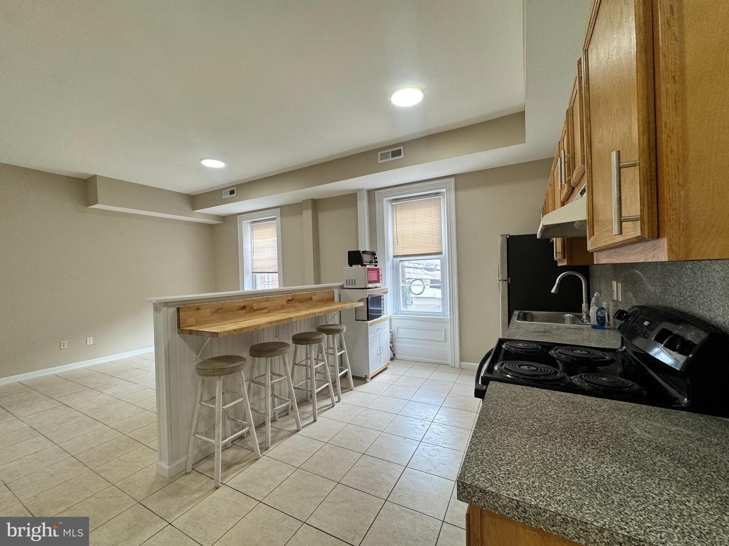 1617 W Oxford St #2 Property Photo 5