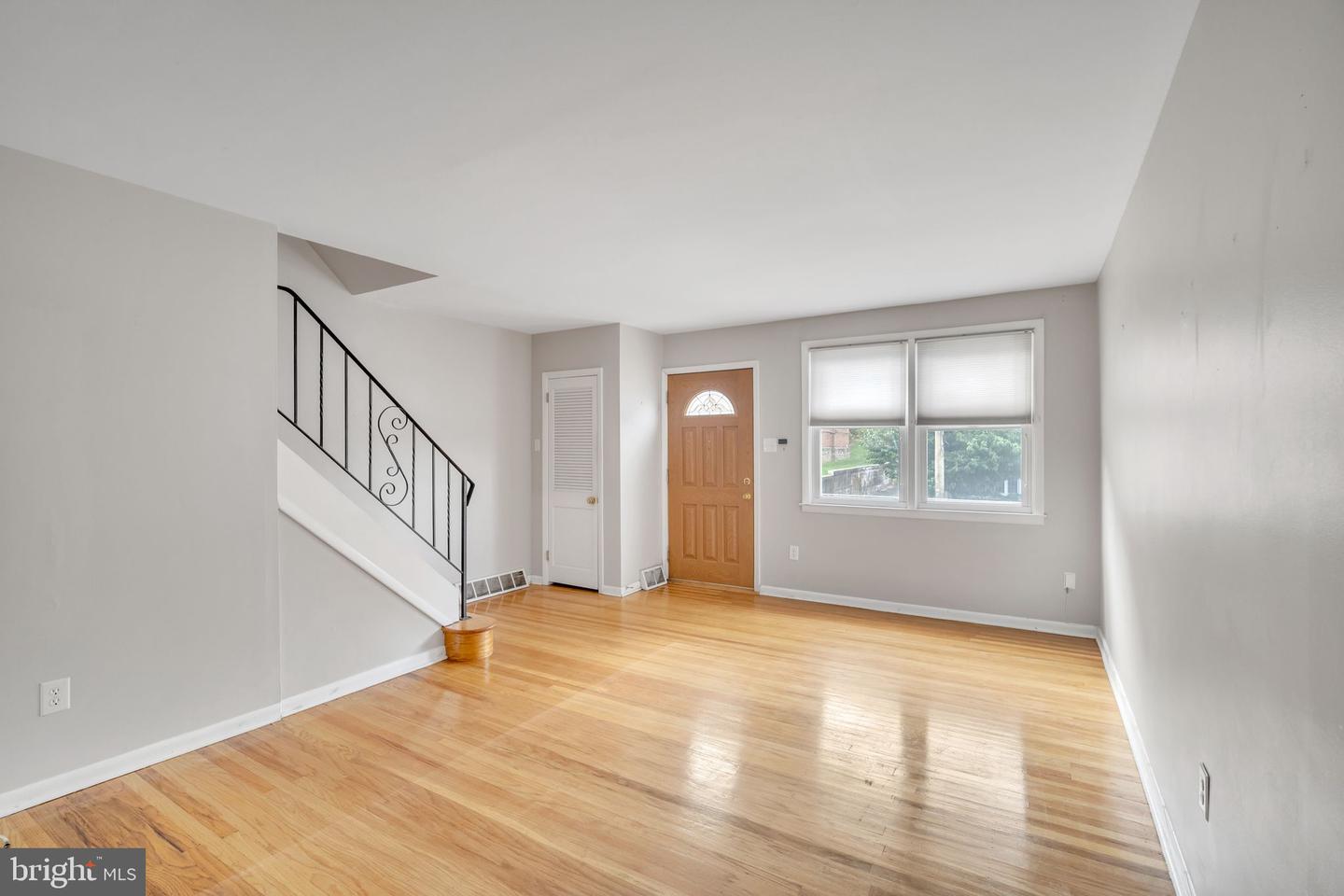 326 Ripka St #a Property Photo 5