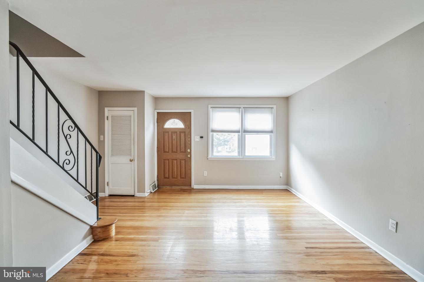 326 Ripka St #a Property Photo 6