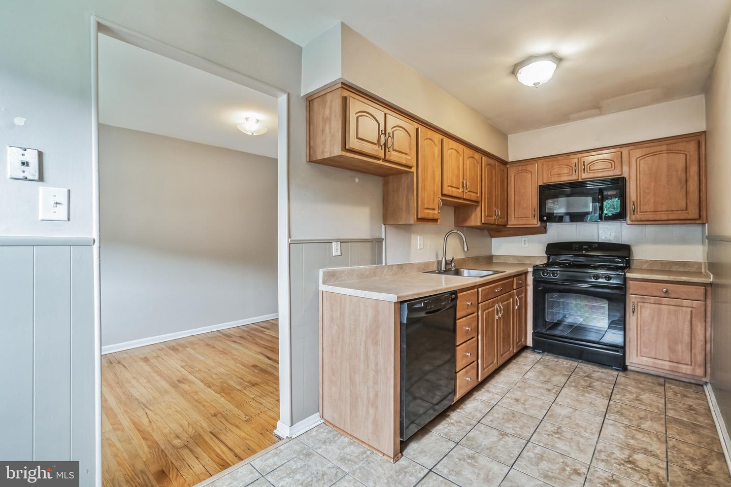 326 Ripka St #a Property Photo 11
