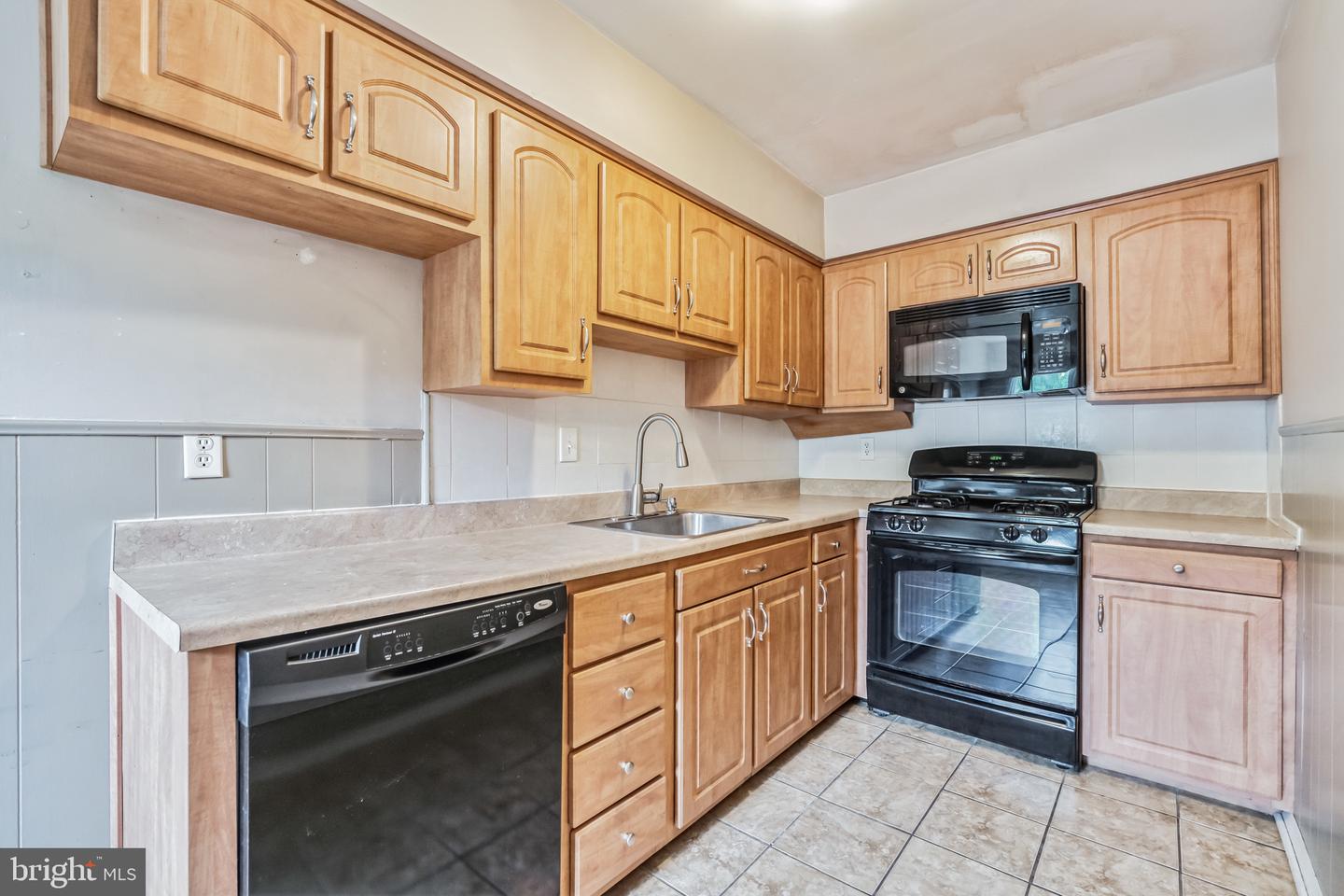 326 Ripka St #a Property Photo 12