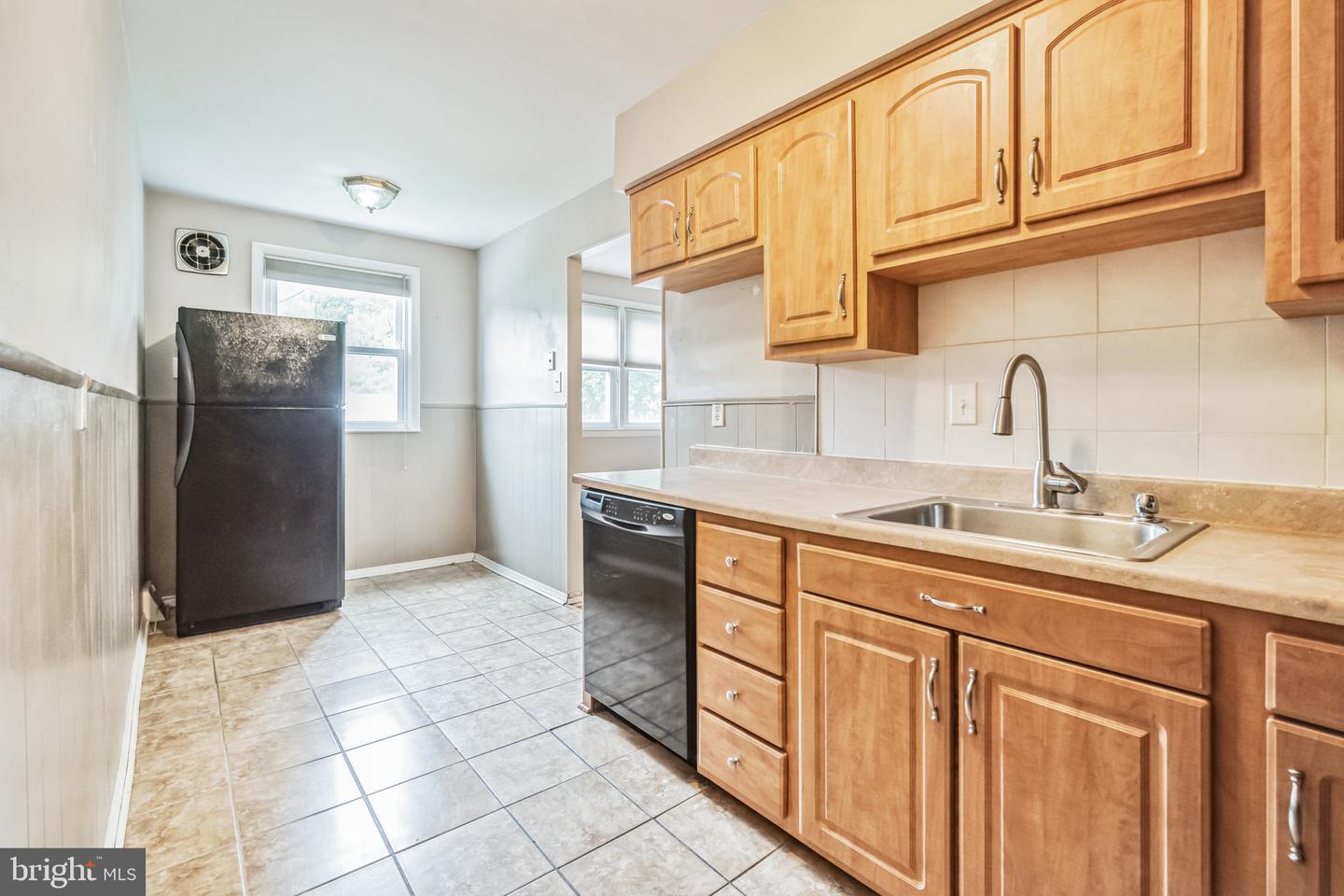 326 Ripka St #a Property Photo 14