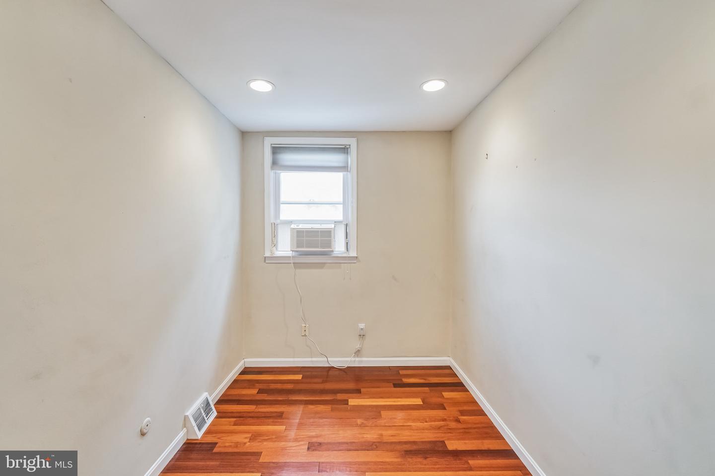 326 Ripka St #a Property Photo 18