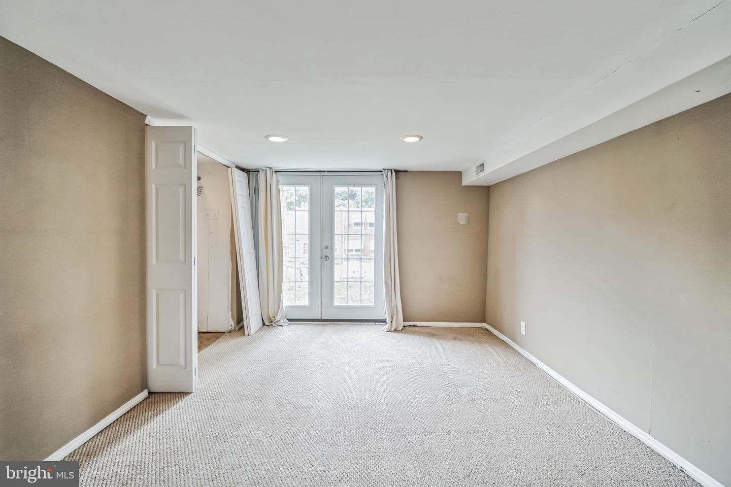326 Ripka St #a Property Photo 24