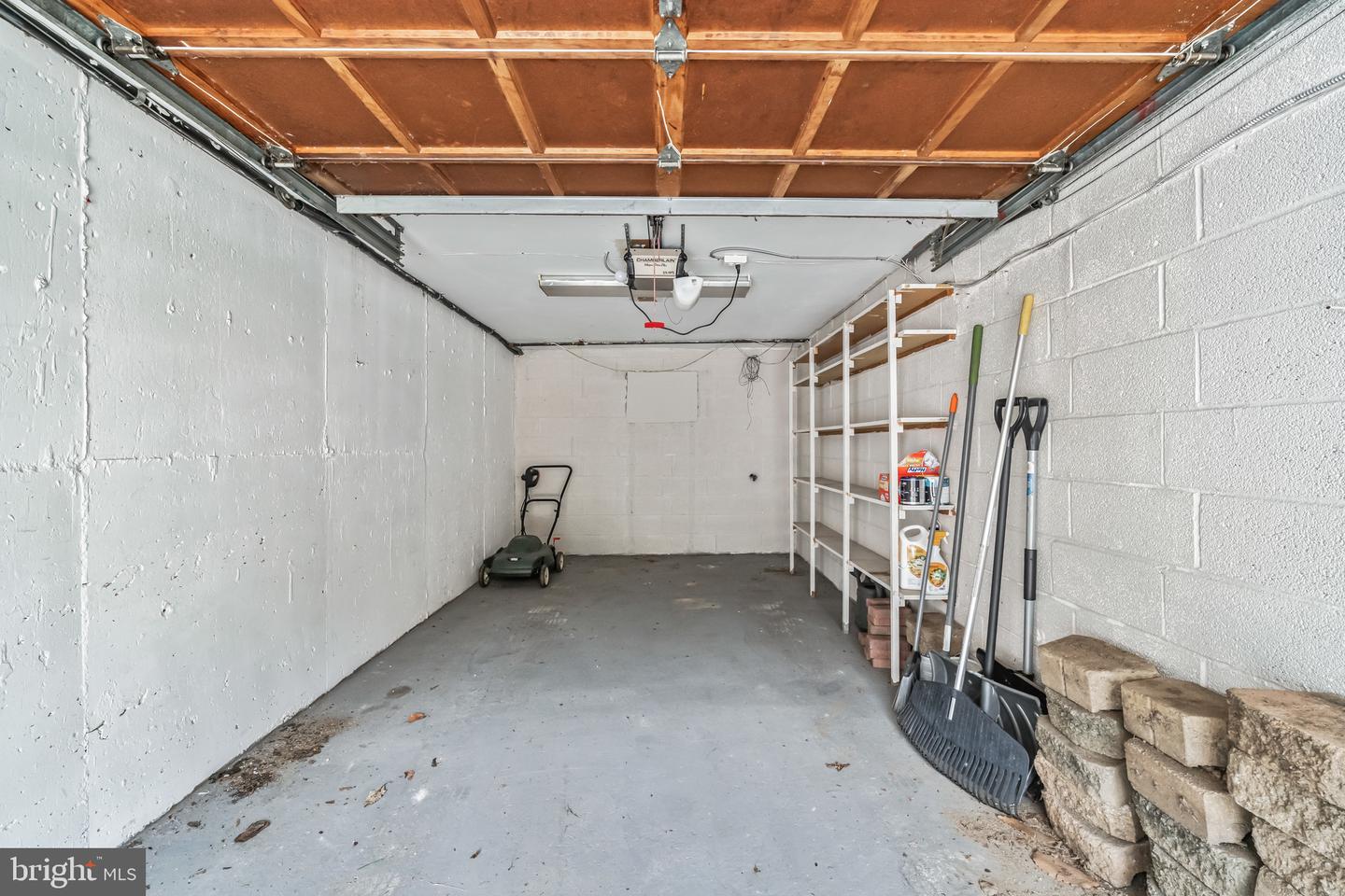 326 Ripka St #a Property Photo 26