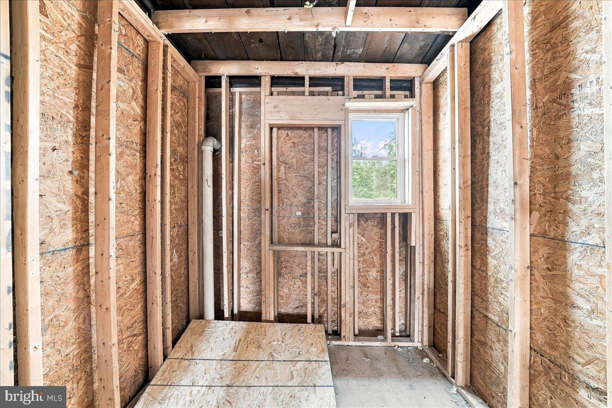 2548 Oakford St Property Photo 14