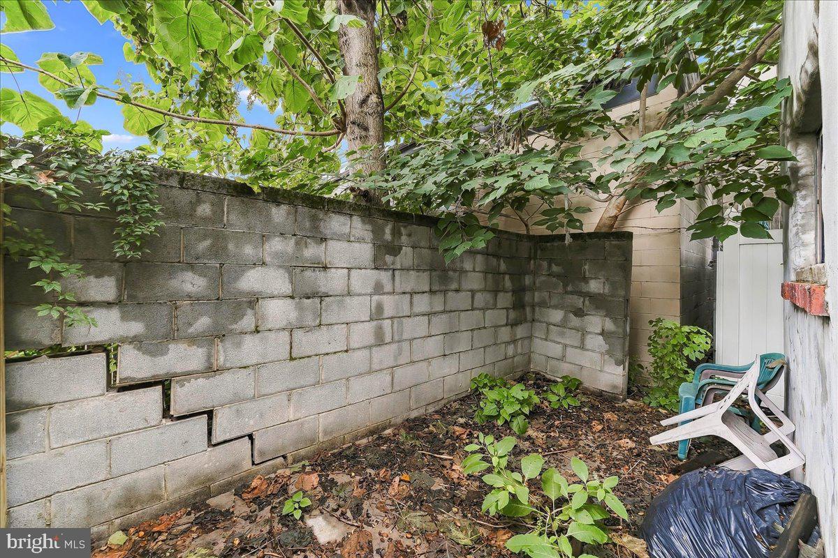 2548 Oakford St Property Photo 17