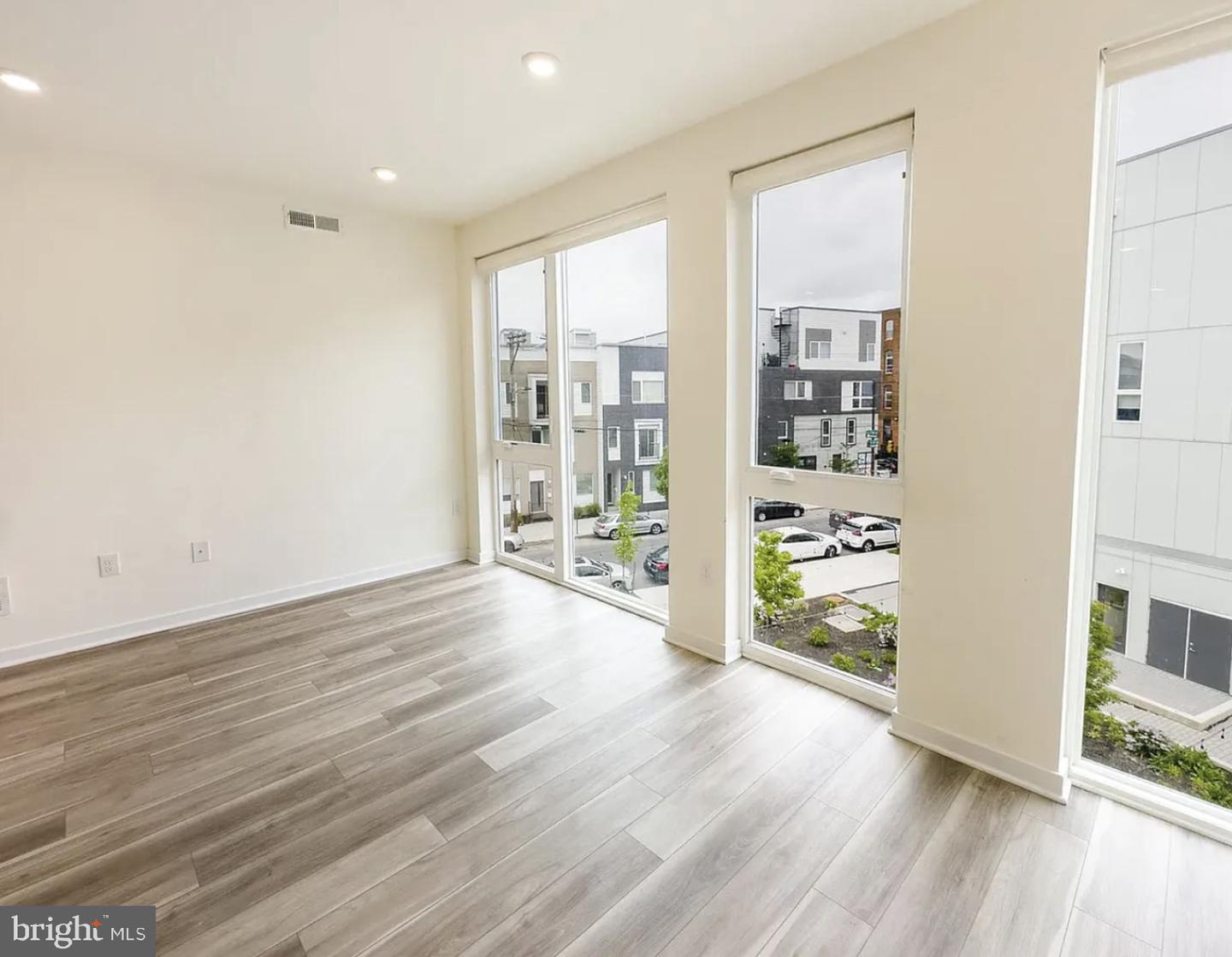 1660 Germantown Ave #1655d Property Photo 6