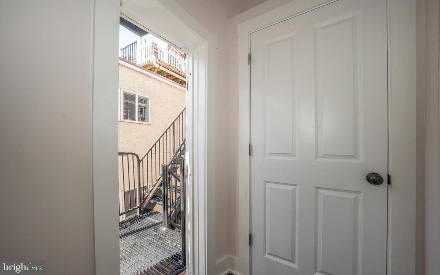 329 S 12th St #301 Property Photo 14
