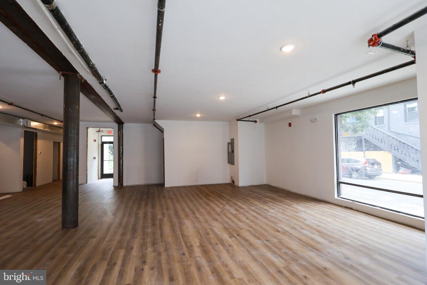 2001 Frankford Ave Property Photo 6