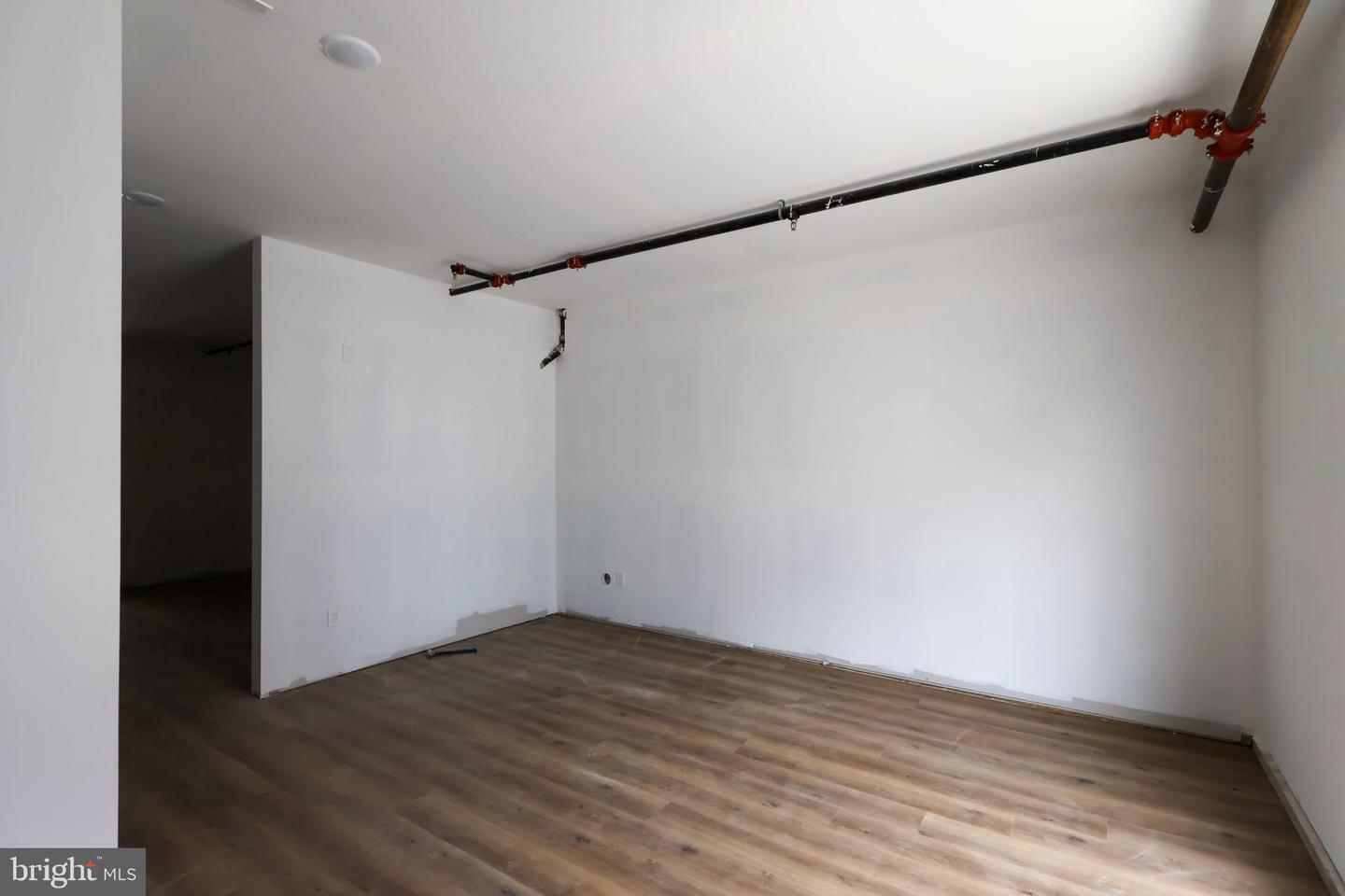 2001 Frankford Ave Property Photo 11