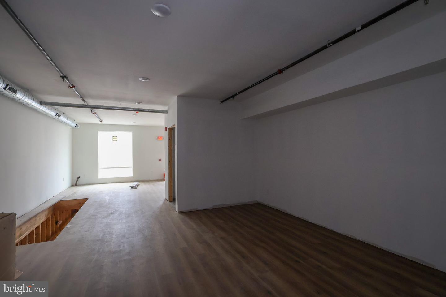2001 Frankford Ave Property Photo 12