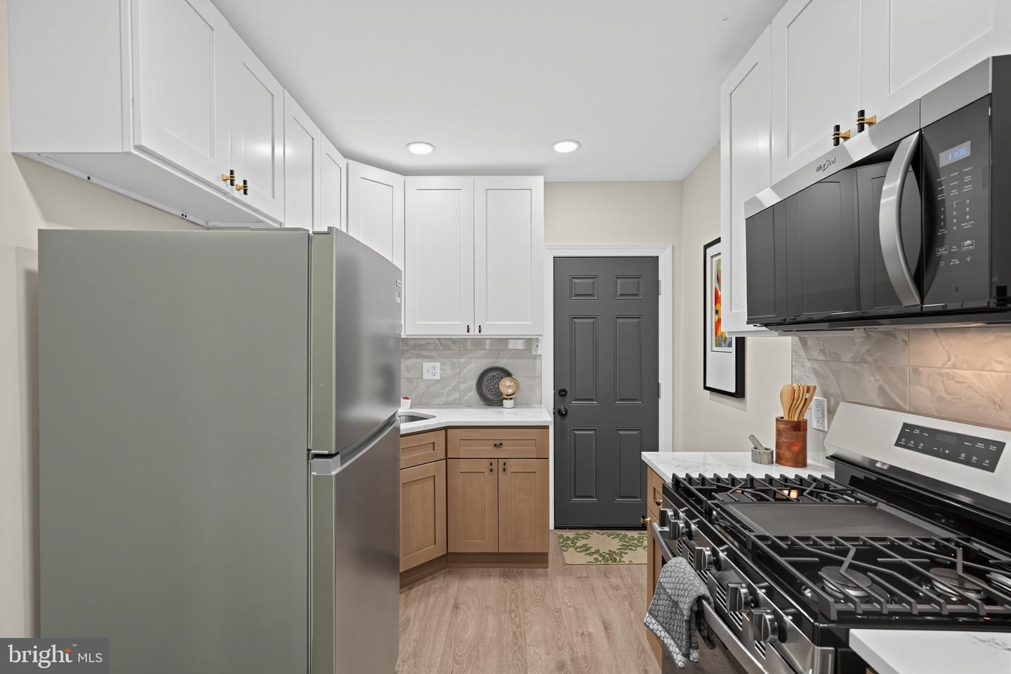 4222 Wallace St Property Photo 4