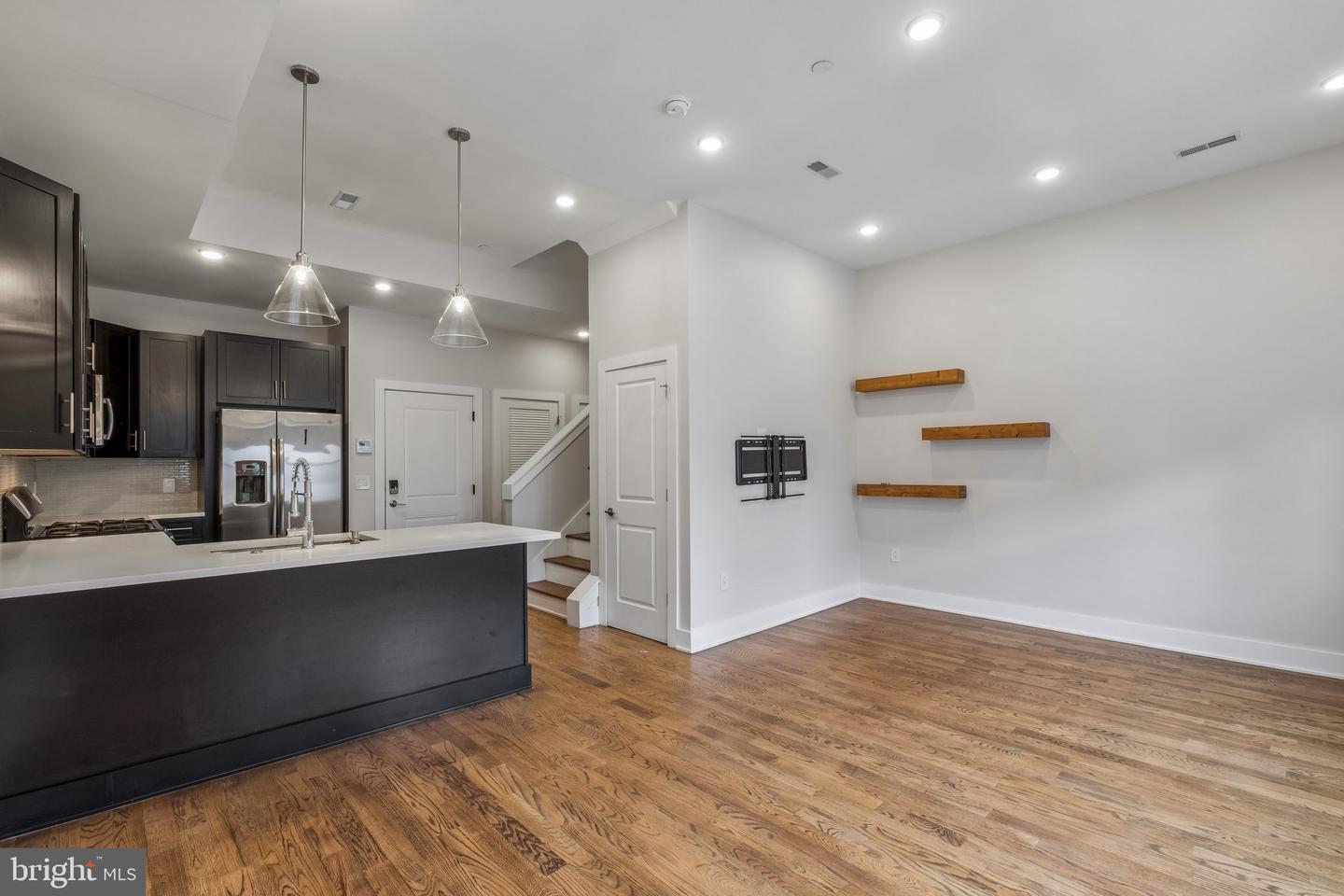 959 SHACKAMAXON ST #3 Property Photo 1