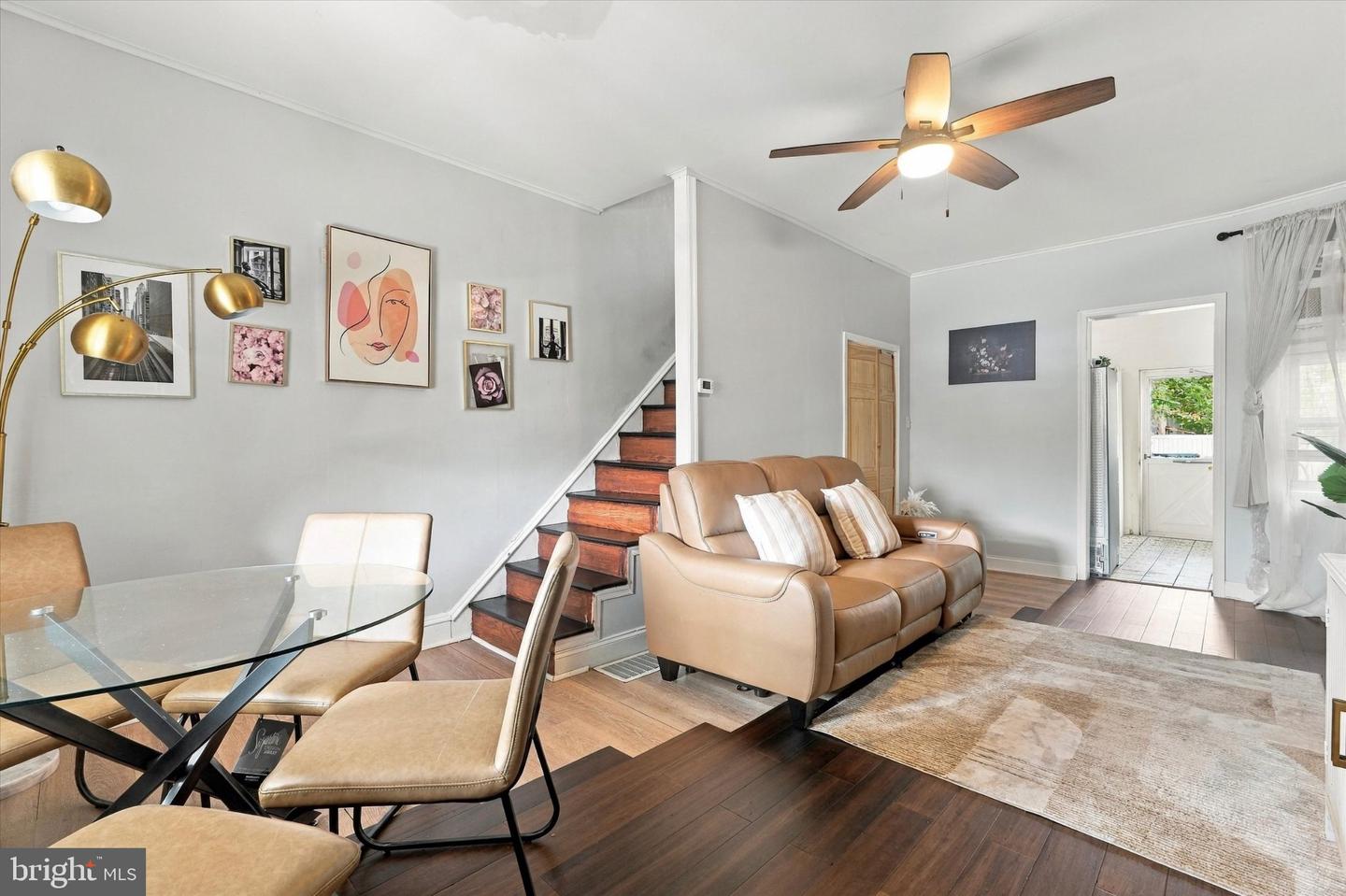 6112 Gillespie St Property Photo 2