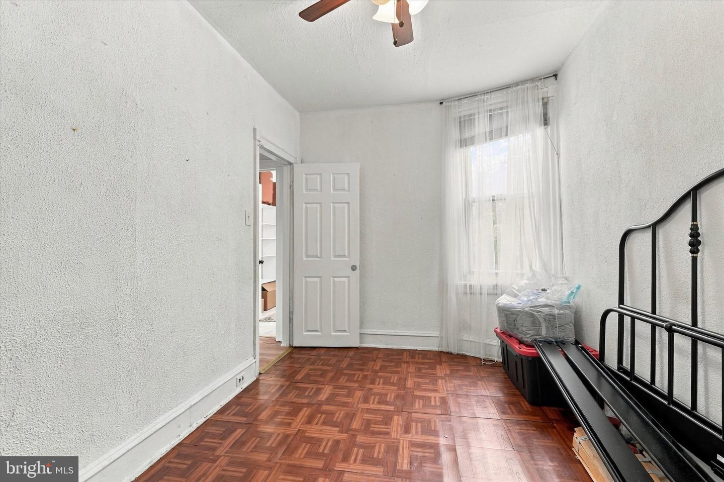 6112 Gillespie St Property Photo 20