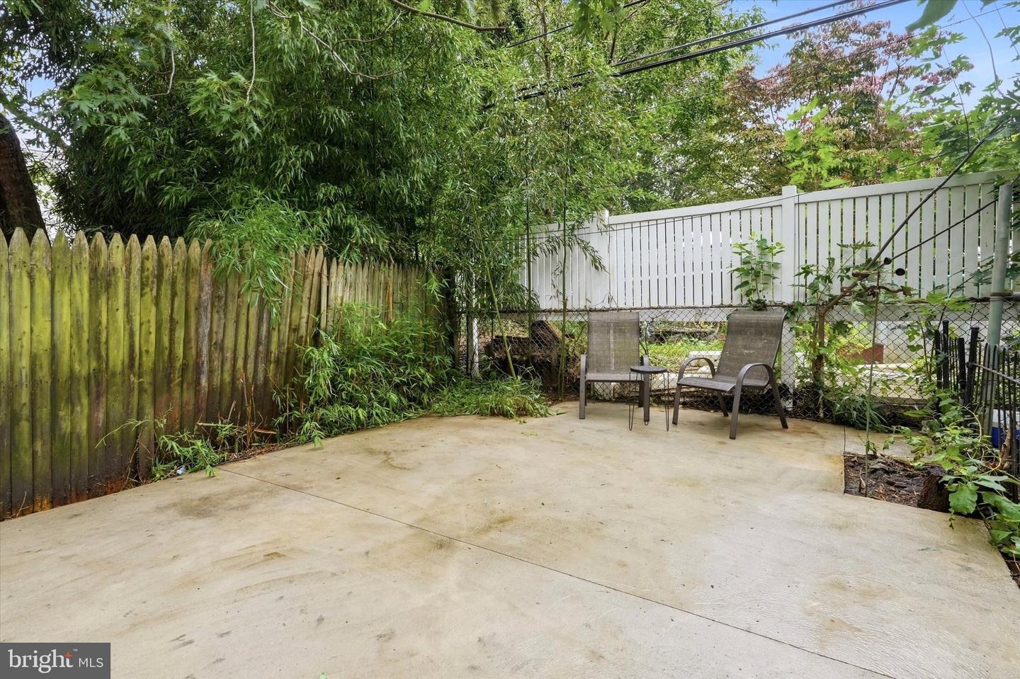 6112 Gillespie St Property Photo 23