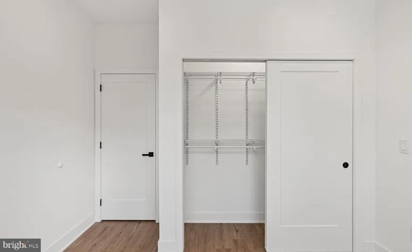 1546 N Darien St Property Photo 5