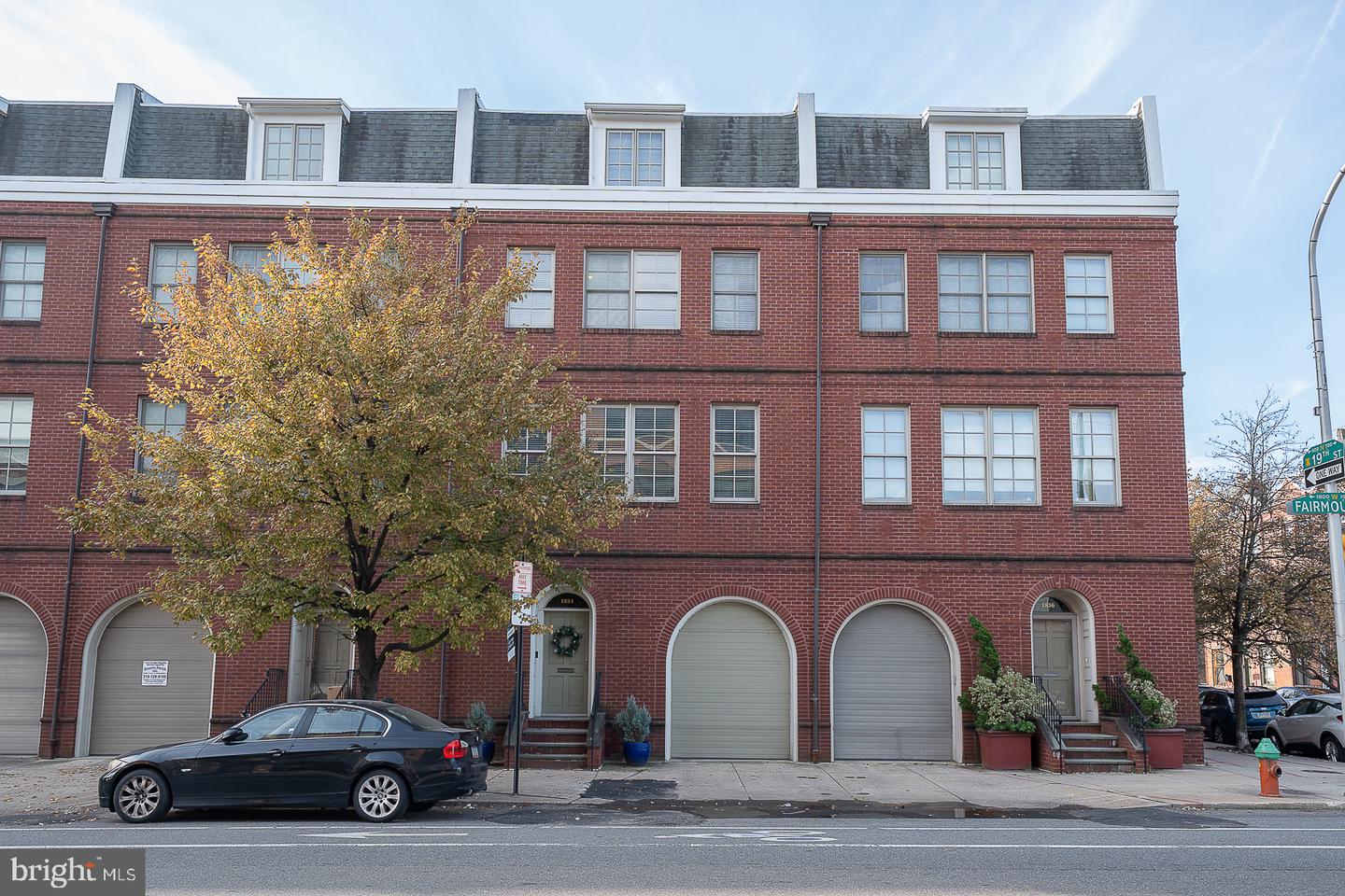 1834 Fairmount Ave Property Photo 3