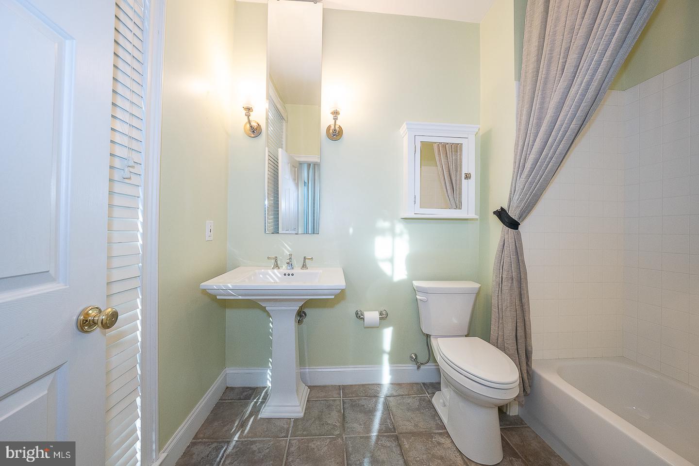 1834 Fairmount Ave Property Photo 7